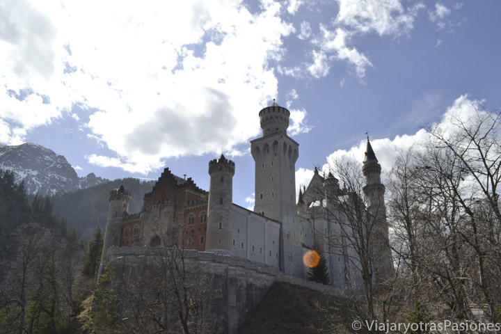 Bonita imagen de cerca del Castillo de Neuschwanstein, Alemania