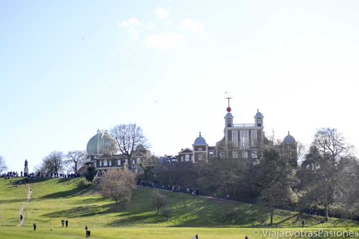 Vista del observatorio y del parque de Greenwich en Londres, Inglaterra