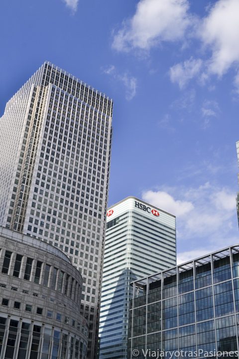 Espectaculares rascacielos de Canary Wharf en Londres, Inglaterra