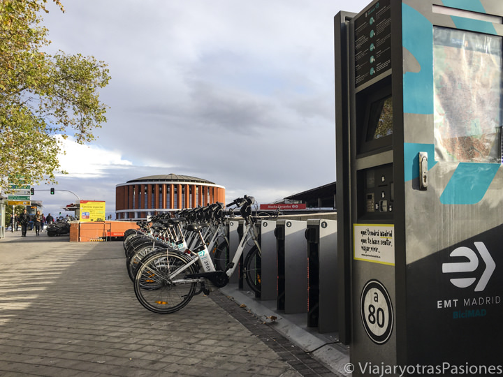 Estación de bicis cerca de la estación de Atocha, en Madrid