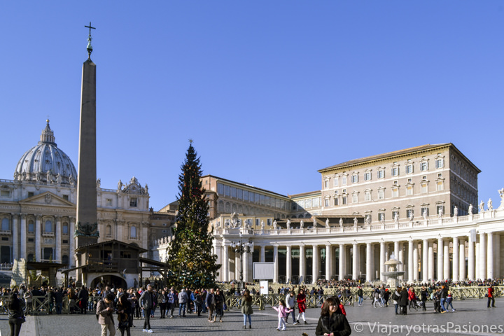 Espectacular panorámica de la hermosa plaza de San Pedro en el Vaticano, Roma