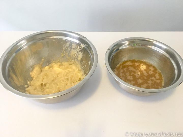 Mezclas de ingredientes para el pan de plátano