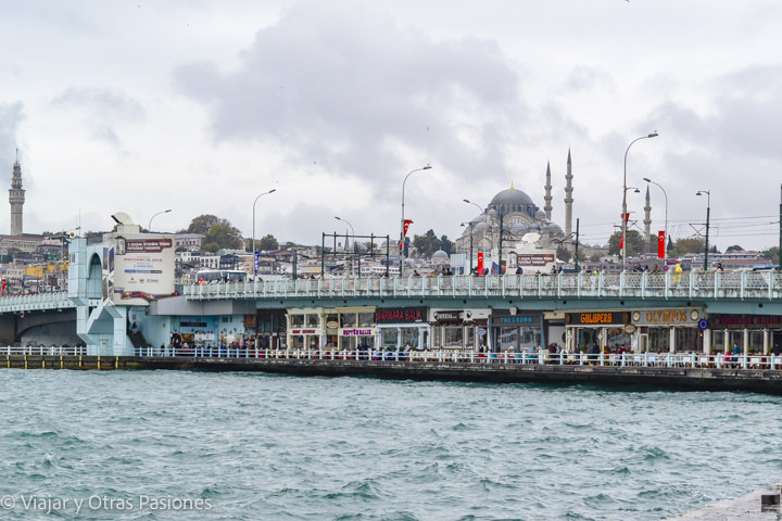 Panorama del Puente de Galata, que une Karaköy con Sirkeci