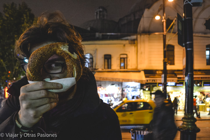 Sabroso pan simit típico de Turquía