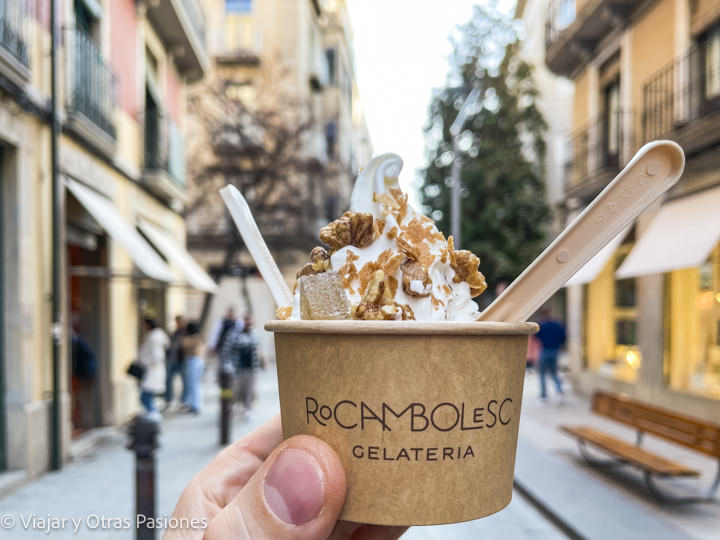 Delicioso helado en Rocambolesc, Girona, España