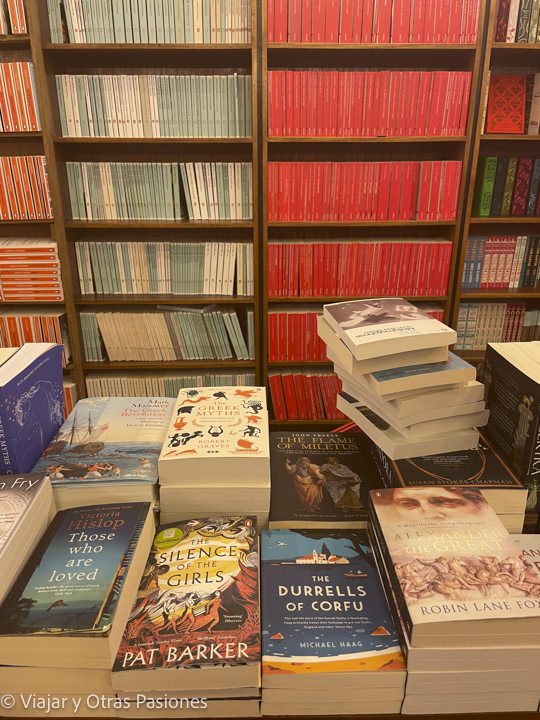 Selección de libros en Tsigaridas, en Atenas