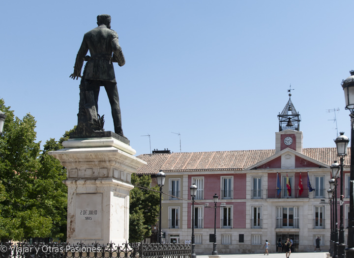 Vista de la Plaza de la Constitución en Aranjuez, España