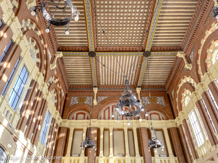 Interior de la estación de trenes de Aranjuez, España