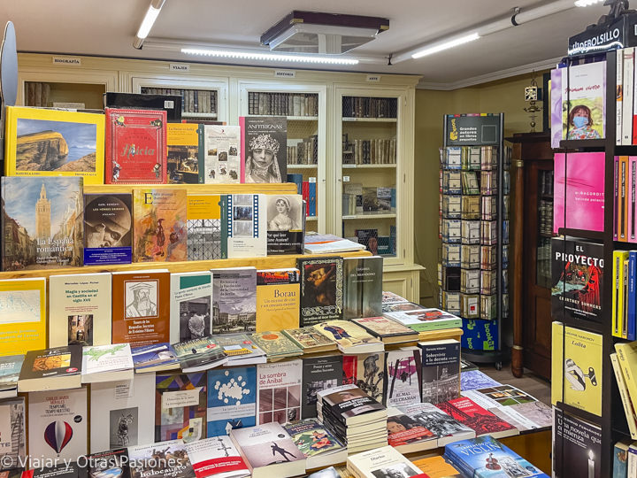 Interior de la Librería Antonio Azorín en Ele Escorial, España