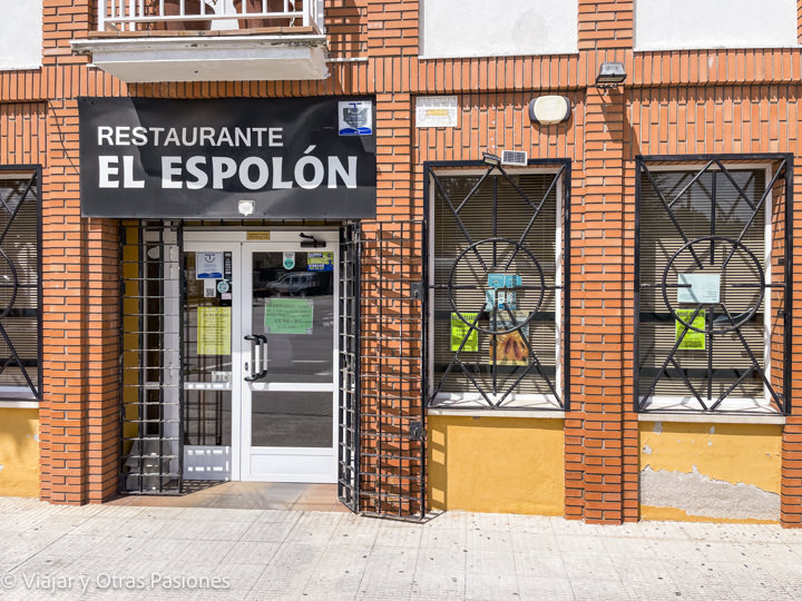Exterior del restaurante El Espólon en Buitrago del Lozoya, España