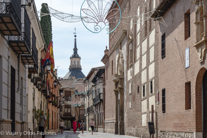 Bonita vista panorámica del centro de Alcalá de Henares, en España