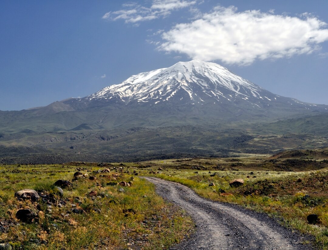 Impresionante vista del increíble Monte Ararat el la Turquía oriental