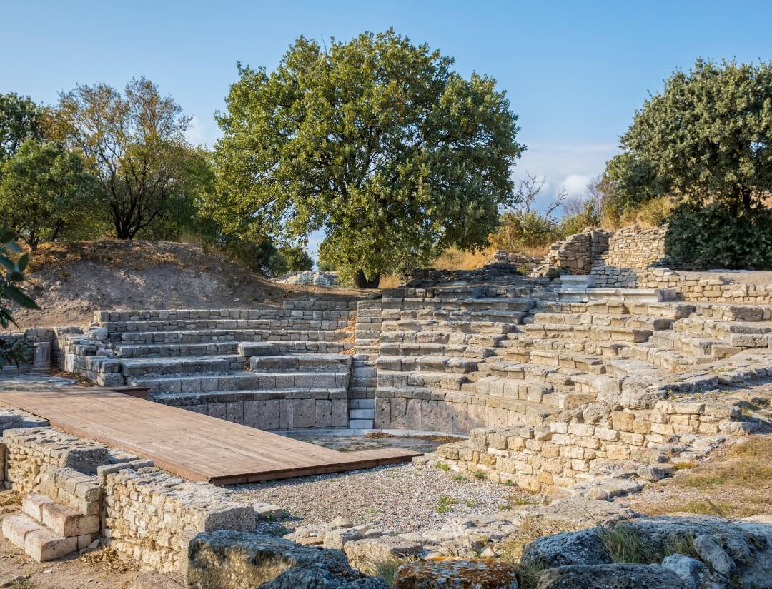 Teatro en el sitio arqueológico de la ciudad de Troya, en Turquía